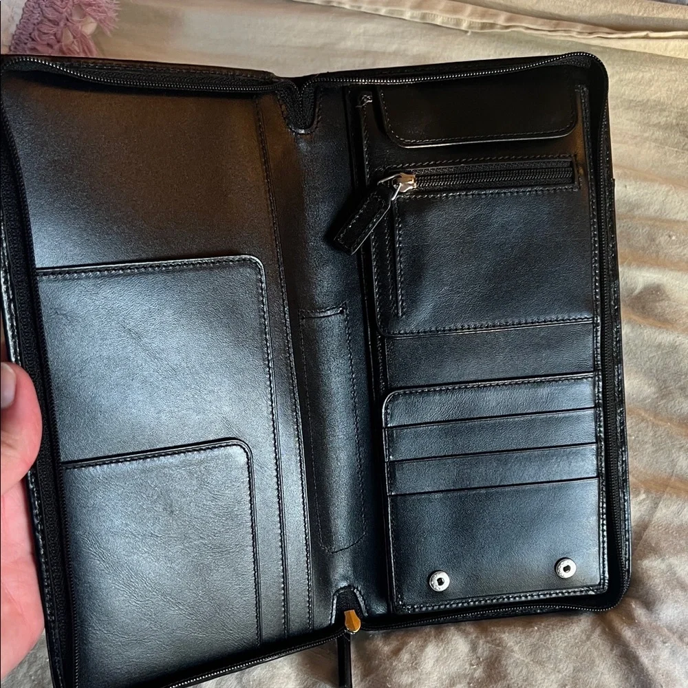 Levenger Classic Black Leather Briefcase